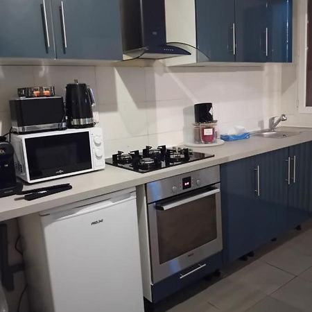 Une Maison En Ville Saint-Denis  Extérieur photo