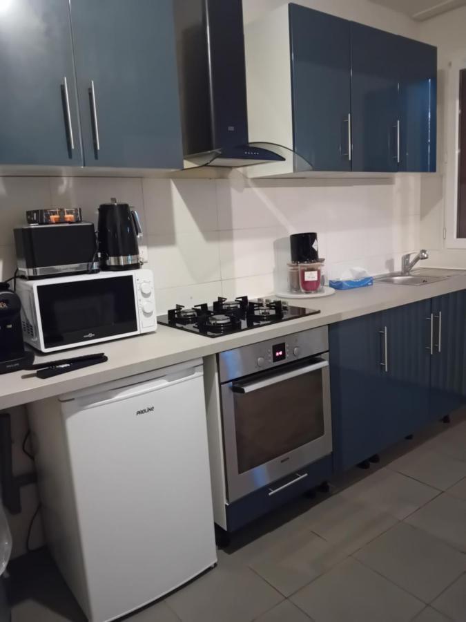 Une Maison En Ville Saint-Denis  Extérieur photo